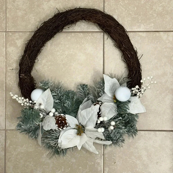 Christmas Holiday Door Wreath Decor - Picture 3 of 7